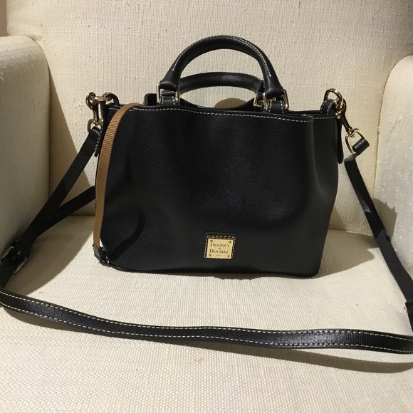 Small Dooney & Bourke leather hand/shoulder bag - Picture 1 of 2